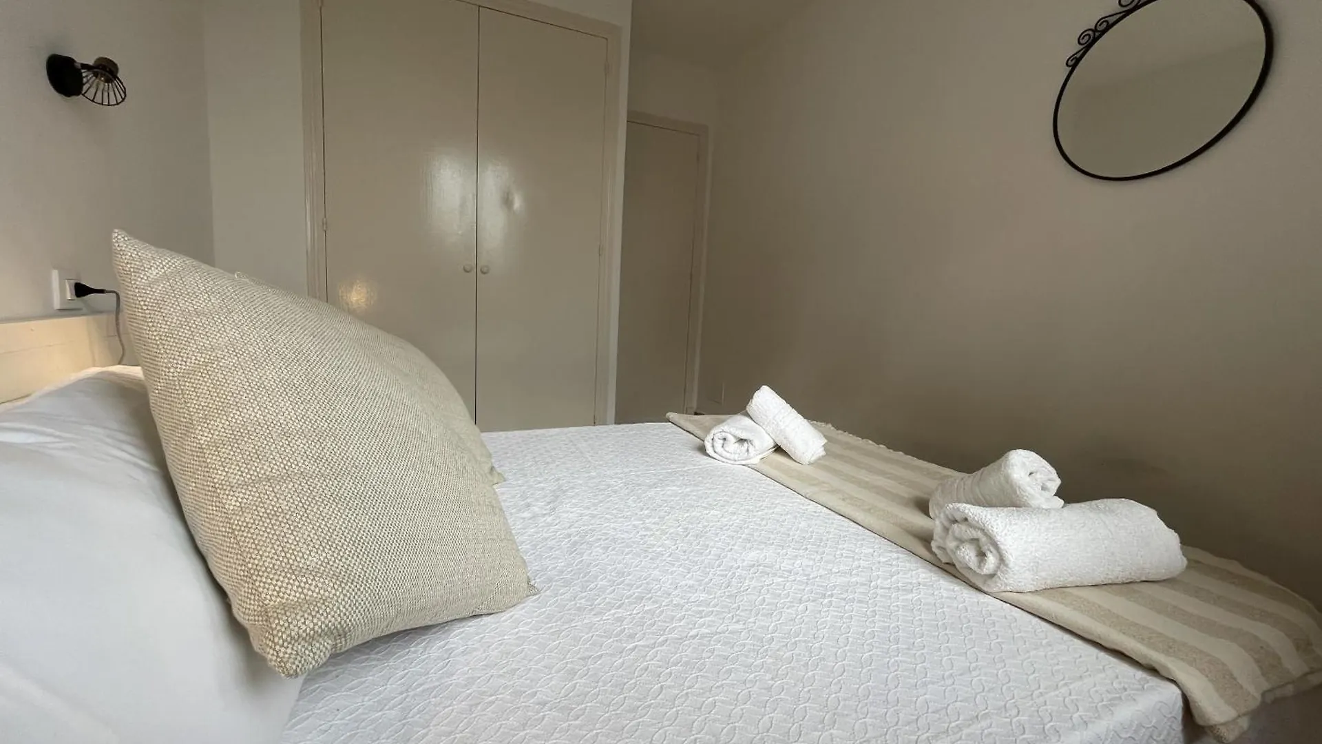 Apartment Tramontana Apto En Planta Baja Con Piscina Arenal d'en Castell Spain